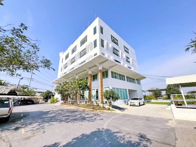 พร้อมลิฟท์ ไทวัสดุ ชัยพฤกษ์  โรบินสัน ราชพฤกษ์ บางพลับ ให้เช่าสำนักงาน 1 ออฟฟิศ 2 น้ำ ใกล้สถานีไฟฟ้าย่อยชัยพฤกษ์ 350 ม.พื้นที่ใช้สอย53 ตร.ม. 9,999B-M. อาคารสำนักงาน ชัพฤกษ์-ราชพฤกษ์ และแอร์ เหมาะสำหรับสำนักงาน หรือธุรกิจ ทำเลดี ใกล้สภ.ชัยพฤกษ์ 550 ม.สนามกีฬาห้าภาค และศูนย์การค้า เดินทางสะดวก เชื่อมต่อถนนหลักหลายสาย ทางแยกต่างระดับชัยพฤกษ์Office building with elevator Thai Watsadu Chaiyaphruek Robinson Ratchaphruek Bang Phlap