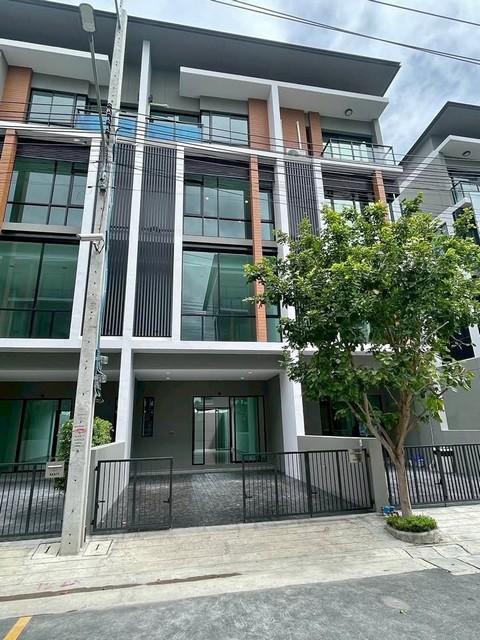 ให้เช่าทาวน์โฮม 4 ชั้น โครงการ พรีเมี่ยม เพลส มิกซ์ นวมินทร์ ติดถนนนวมินทร์ ใกล้ Festival Walk เกษตร-นวมินทร์ราคาเช่า 55,000 บาท / เดือนที่ตั้ง ถนนนวมินทร์ ซอยนวมินทร์ 133 แขวงนวลจันทร์ เขตบึงกุ่ม กรุงเทพมหานคร 10230ติดต่อ : คุณภัสพงณ์ 0634098164Line : deedee23https://www.facebook.com/profile.php?id=61581484955548พื้นที่ใช้สอย 230 ตารางเมตร จำนวน 4 ชั้น 4 ห้องน้ำ ที่จอดรถส่วนตัว 2 คัน พร้อมที่ชาร์จรถยนต์ไฟฟ้า EV Charger และสามารถจอดรถเพิ่�