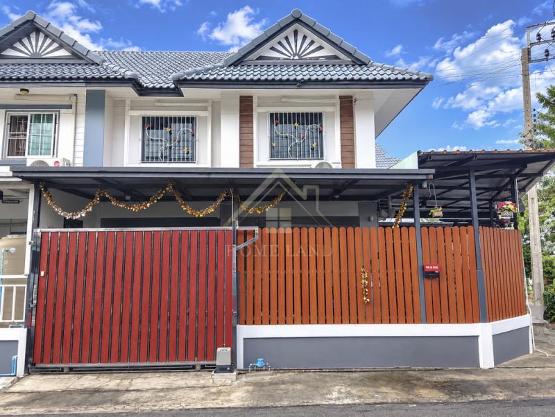 BHL1336ทาวน์เฮ้าส์ หมู่บ้าน พฤกษา 30/1 สวยพร้อมอยู่ (หลังมุม)ที่ตั้ง : ตำบลพิมลราช อำเภอบางบัวทอง นนทบุรี 11110รายละเอียดทรัพย์- ทาวน์เฮ้าส์ 2 ชั้น เนื้อที่ 32.3 ตร.ว. พื้นที่ใช้สอย 120 ตร.ม.- 3 ห้องนอน 2 ห้องน้ำ - 1 ห้องรับแขก 1 ห้องอเนกประสงค์ - 1 ห้องครัว- 1 ที่จอดรถ - พื้นชั้นล่าง แกรนิตโต้, ชั้นสอง ลามิเนต- 5 แอร์ , ปั๊มน้ำ และ แทงก์น้ำ - ผ้าม่าน มุ้งลวด เหล็กดัด และ เฟอร์นิเจอร์บางส่วน- ติดก