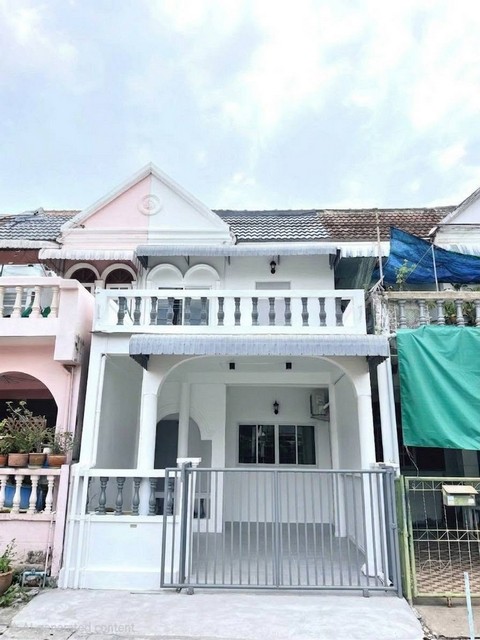 ให้เช่าทาวน์โฮม 2 ชั้น 3 ห้องนอน ซอยวชิรธรรม 57, อ่อนนุช 44, สุขุมวิท 101-1, อุดมสุข 51 รีโนเวท พร้อมเข้าอยู่ *** ราคาเช่า 30,000 บาท/เดือน ติดต่อ:: ชยา โทร/ID Line:: 0942823961   Link Line:: https://line.me/ti/p/3xFA1An8Kcรหัส# T26-1092ทาวน์โฮม 2 ชั้น ซอยวชิรธรรม 57 , อ่อนนุช 44, สุขุมวิท 101-1, อุดมสุข 51 รีโนเวท พร้อมเข้าอยู่ ​• เนื้อที่ 24 ตร.ว.​• 3 ห้องนอน ​• 2 ห้องน้ำ ​• 1 ห้องครัว 1 ที่จอดรถใต้หลังคา​• บ้านพร้อมเข้าอยู่​• ทำเลที่ตั้ง เดินทาง�
