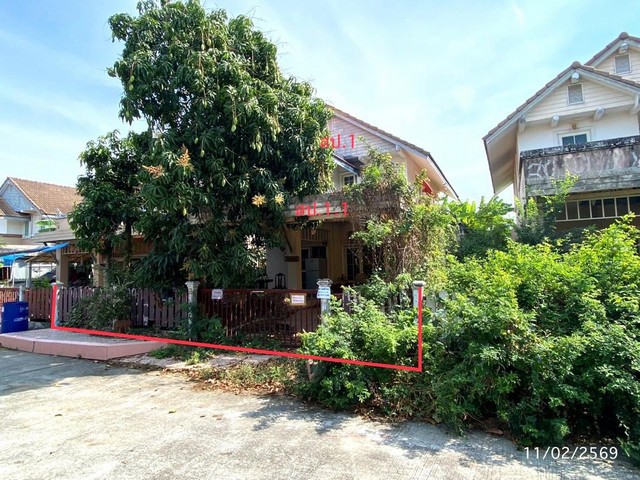 ขายบ้านเดี่ยวปทุมธานี โครงการ บ้านอรดา ลำลูกกาคลอง 8     ซอย ภายในโครงการ ถนน เลียบคลอง 8 ฝั่งตะวันออก ตำบล ลำลูกกา อำเภอ ลำลูกกา จังหวัด ปทุมธานี  ราคาโปรโมชั่น   1,622,000    บาท    ลดจาก  2,220,000    บาท ราคาโปรโมชั่นตั้งแต่วันที่ 1 กรกฎาคม 2569 – 30 กันยายน 2569  รายละเอียดทรัพย์ -  เนื้อที่ 50.00 ตร.ว.  พื้นที่ใช้สอย 127.00 ตร.ม. -  3 ห้องนอน 2 ห้องน้ำ  -  1 ที่จอดรถ  -  บ้านหันไปทางทิศ ตะวันตกเฉียงเหนือ  พิกั�