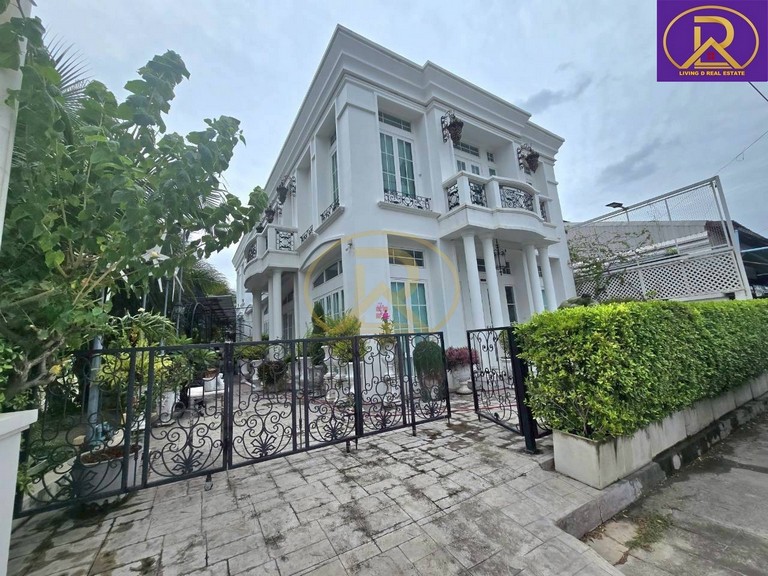LVD-PNU015 : ขายบ้านสวยหรู เหมาะพักอาศัย หรือทำธุรกิจ ติดถนนพระยาสัจจา-คีรี ใกล้ตลาดไฟฟ้า  ต.เสม็ด อ.เมืองชลบุรี จ.ชลบุรี*บ้านสวย หรู หรา ตกแต่งดีมาก มีสไตล์*ติดถนนพระยาสัจจา-คีรี  เหมาะพักอาศัย ทำธุรกิจ คลินิกเสริมความงาม ร้านเสริมสวย ค่าเฟ่ ร้านอาหาร*ติดโซล่าเซลล์*อายุบ้าน  8 ปี พื้นที่ขนาด 77 ตารางวา พื้นที่ใช้สอยประมาณ 372 ตารางเมตร*ระบบแอร์ ฝังฝ้า 9 ตัว มีระบบ 2 ทิศทาง �