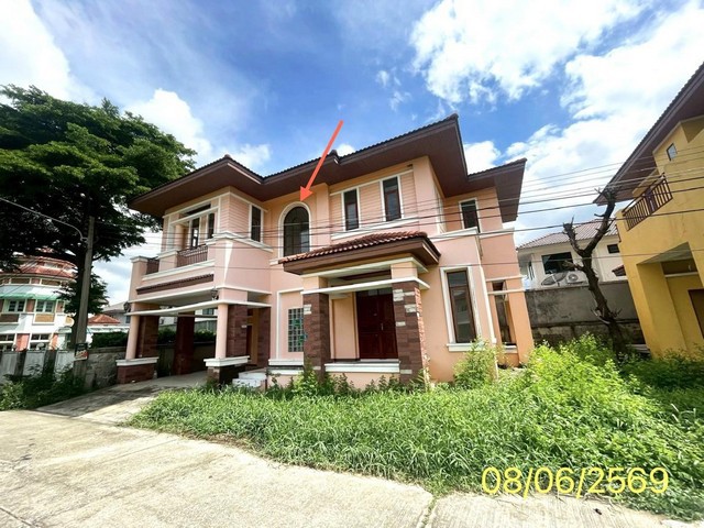 ขายบ้านเดี่ยว 2 หลัง ปทุมธานี อำเภอลำลูกกา    ซอย ภายในโครงการ ถนน เสมาฟ้าคราม ตำบล คูคต อำเภอ ลำลูกกา จังหวัด ปทุมธานี  ราคาโปรโมชั่น  6,618,000    บาท    ลดจาก  8,725,000  บาท ราคาโปรโมชั่นตั้งแต่วันที่ 1 กรกฎาคม 2569 – 30 กันยายน 2569  รายละเอียดทรัพย์ -  เนื้อที่ 129.00 ตร.ว.   พื้นที่ใช้สอย 462.05 ตร.ม. -  บ้านพักอาศัย 2 ชั้น  พื้นที่ใช้สอย 250.40 ตร.ม.  3 ห้องนอน  2 ห้องน้ำ -  บ้านพักอาศัย 2 ชั้น  พื้นที่ใช้สอย 211.65 ต�