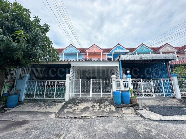 ​​​​​รหัสทรัพย์ : N1544ทาวน์เฮ้าส์ กิตตินคร บางบ่อ รีโนเวทแล้ว ราคาถูกที่ตั้ง :&nbsp;ถนนวัดบางบ่อ ตำบลบางบ่อ อำเภอบางบ่อ จังหวัดสมุทรปราการ 10560รายละเอียดทรัพย์- ทาวน์เฮ้าส์ 2 ชั้น เนื้อที่ 20 ตารางวา พื้นที่ใช้สอย 100 ตารางเมตร- 2 ห้องนอน, 2 ห้องน้ำ, 1 ห้องรับแขก, หน้าบ้านยกพื้นสูง- ต่อเติมหน้าบ้านและหลังบ้าน- หน้าบ้านหันทางทิศตะวันตกสถานที่และทำเลใกล้เคียง-&nbsp;ใกล้โรงพยาบา