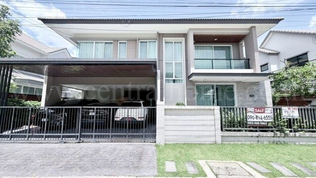 รหัสทรัพย์&nbsp; N1404บ้านเดี่ยว 2 ชั้น คาซ่า แกรนด์ สุขาภิบาล 5 ถนนเมนที่ตั้ง :&nbsp;ถนนสายไหม-สุขาภิบาล 5 แขวงสายไหม เขตสายไหม กรุงเทพมหานคร 10220รายละเอียดทรัพย์&nbsp;- บ้านเดี่ยว 2 ชั้น ขนาดพื้นที่ 92 ตารางวา พื้นที่ใช้สอย 260 ตารางเมตร- 4&nbsp;ห้องนอน, 4 ห้องน้ำ, 1 ห้องนั่งเล่น, 1 ห้องรับแขก, 1 ห้องครัว, 1 ห้องแม่บ้าน, 3 ที่จอดรถ- ชั้นล่างพื้นกระเบื้อง-ชั้นบนพื้นลามิเนต- แอร์ติดผนัง 7 เครื่อง, ปั