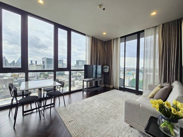 The Monument SanampaoBTS: Sanam Pao Size: 86 sqm., 2 bedrooms, 2 bathrooms Floor: 12A  unblocked view Rental price: 70,000 baht/month Ref.: 384456 Listing Detail: www.rent-bangkok-condo.com/properties/384456 Co-agents are welcome. - - -Contact us for more information or arrange a viewing:Email. rbc.rentbangkokcondo@gmail.comCall. 066-0588-655Line ID: @rentbangkokcondohttps://lin.ee/9cMeMxeWhatsapp: 0660588655Wechat 微信: rentbangkokcondo