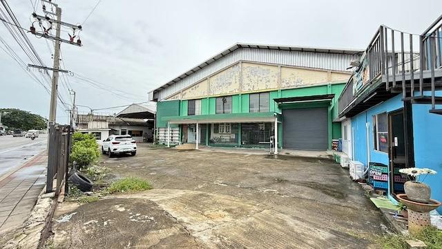 ให้เช่าโกดัง พื้นที่ 600 ตารางเมตร พร้อมออฟฟิศและห้องน้ำ ติดถนนรามอินทรา 109 ใกล้มอเตอร์เวย์และทางด่วนราคาเช่า 72,000 บาท / เดือนที่ตั้ง ถนนรามอินทรา ซอยรามอินทรา 109 แขวงมีนบุรี เขตมีนบุรี กรุงเทพมหานคร 10510ติดต่อ : คุณภัสพงณ์ 0634098164Line : deedee23https://www.facebook.com/profile.php?id=61581484955548พื้นที่โกดัง 600 ตารางเมตร มีออฟฟิศและห้องน้ำมีเจ้าหน้าที่รักษาความปลอดภัย รถคอนเทนเนอร์สามารถเข้า-ออกได้โกดังทำ