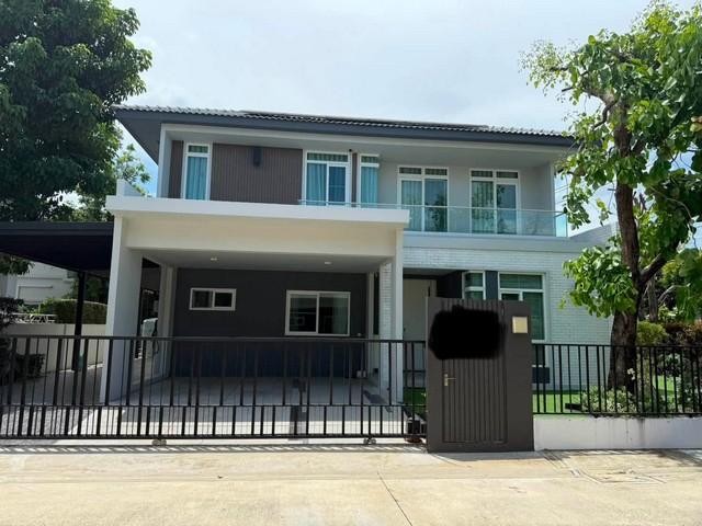 ให้เช่าบ้านเดี่ยว 2 ชั้น 86 ตรว. 4 ห้องนอน โครงการมัณฑนา บางนา กม.7 ใกล้เมกะบางนา ใกล้ทางด่วนติดต่อ:: ชยา โทร/ID Line:: 0942823961Link Line:: https://line.me/ti/p/3xFA1An8Kcรหัส# T26-1127บ้านเดี่ยว 2 ชั้น โครงการมัณฑนา บางนา กม.7 ใกล้เมกะบางนา ใกล้ทางด่วน๐ เนื้อที่ 86 ตรว.๐ พื้นที่ใช้สอย 222 ตรม.๐ 4 ห้องนอน๐ 5 ห้องน้ำ๐ 1 ห้องแม่บ้าน๐ 4 ที่จอดรถ๐ ติดโซลาร์เซลล์๐ มีตู้ชาร์จรถไฟฟ้าสถานที่ใกล้เคียง๐ The Glass Market๐ ทางด่วน๐ รพ.โรงพยา�