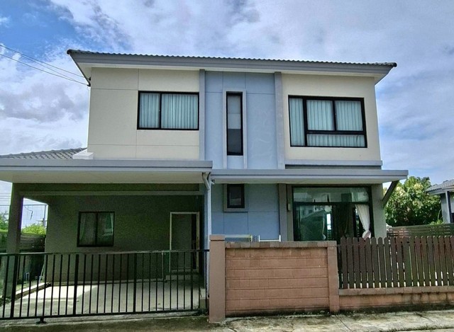 บ้านเช่าในโครงการ วงแหวน-รามอินทรา ให้เช่าบ้านเดี่ยว2ชั้น สภาพใหม่ สวย•56ตรว.•4ห้องนอน•3องน้ำ•1ห้องรับแขก•1ห้องครัว•แอร์จำนวน4เครื่อง•เฟอร์นิเจอร์ครบตั้งอยู่ ถนนกาญจนาภิเษก (วงแหวน รามอินทรา) แขวงออเงิน เขตสายไหม กรุงเทพมหานคร 10220สิ่งอำนวยความสะดวก: คลับเฮ้าส์, สระว่ายน้ำ, ฟิตเนส, สวนสาธารณะ และระบบรักษาความปลอดภัย24ชม.ทำเล สถานที่ใกล้เคียง…ใกล้ทางด่วนวงแห�