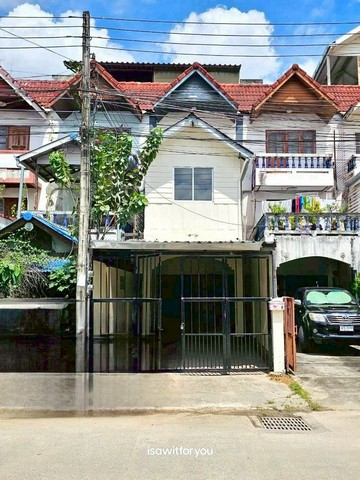 ทาวน์โฮม 3 ชั้น หลัง Mega Home บ้านต้นขาม  ต.ท่าศาลา อ.เมือง จ.เชียงใหม่ [ENGLISH BELOW]ทำเลดี ใกล้เมือง เดินทางสะดวกที่ดิน 23 ตร.วากว้าง 4 ม. ลึก 23 ม.- 3 ชั้น- 4 ห้องนอน- 5 ห้องน้ำ- 1 ห้องครัว- ดาดฟ้าต่อเติมหลังคาแล้วสถานที่ใกล้เคียง- แมคโคร เชียงใหม่ 1.5 กม.- บิ๊กซี เอ็กซ์ตร้า เชียงใหม่ 2 3.1 กม.- เซนทรัลเฟสติวัล 4 กม.- สนามบิน 13.7 กม.ราคาขาย 2,300,000 บาทค่าใช้จ่ายในวันโอน “ฝ่ายละครึ่ง”_________________________________รูปภาพเพิ