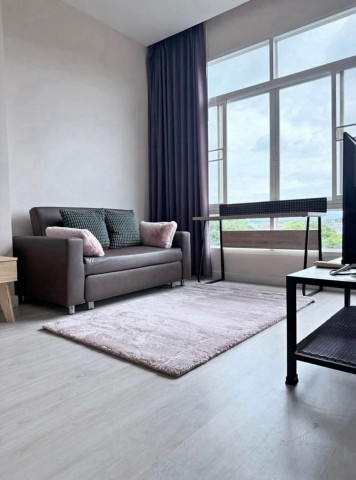 ให้เช่า 28,000 บาท/เดือน 88 ตรม. 2 นอน 2 น้ำ #MyHip Condo ห้องใหญ่ #หัวมุม ให้ความเป็นส่วนตัว #เฟอร์นิเจอร์ครบ เข้าอยู่ได้ทันที เหมาะสำหรับครอบครัว คู่รัก หรือผู้ที่ต้องการห้องกว้างๆ ในทำเลเชียงใหม่รายละเอียดห้องชั้นบนสุด | อาคาร 4ขนาด 88 ตร.ม.2 ห้องนอน | 2 ห้องน้ำเตียงและฟูกใหม่  ห้องนอน 1: 6 ฟุต  ห้องนอน 2: 5 ฟุตแอร์ 3 เครื่องเฟอร์นิเจอร์ครบเครื่องซักผ้าไมโครเวฟเครื่องทำน้ำร้อนครบทั�