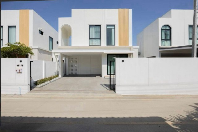 บ้านสวย ขายเพียง 4.5 ล้าน #โซนหางดง #สันผักหวาน บ้าน 2 ชั้น #สไตล์โมเดิร์น #หิ้วกระเป๋าเข้าอยู่ได้เลย #เฟอร์นิเจอร์และเครื่องใช้ไฟฟ้าครบ เดินทางสะดวก และหาของกินง่ายข้อมูลบ้านที่ดิน 44.5 ตร.ว.พื้นที่ใช้สอย 140 ตร.ม.3 ห้องนอน3 ห้องน้ำ1 ห้องครัว1 ห้องรับแขก1 ห้องรับประทานอาหาร1 ห้องนั่งเล่น1 พื้นที่ Chill Out ด้านนอก2 ที่จอดรถเฟอร์นิเจอร์ & เครื่องใช้ไฟฟ้าครบห้องนอนใหญ่ 2 ห้อง พ�