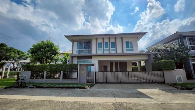 BH4391 ให้เช่าบ้านเดี่ยว Casa Ville Donmuang Songprapa คาซ่า วิลล์ ดอนเมือง สรงประภา บ้านแต่งครบ ใกล้สนามบินดอนเมืองติดต่อ Agent คุณบัว BuaTel: 093-646-4597LINE ID: Bua093ราคาเช่า 70,000 บาทต่อเดือนบ้านเดี่ยว 2 ชั้นให้เช่า โครงการ Casa Ville Donmuang Songprapa ทำเลดีบนถนนสรงประภา เขตดอนเมือง ใกล้ถนนวิภาวดีรังสิต ทางด่วน สนามบินดอนเมือง และ Harrow International School เหมาะสำหรับครอบครัวที่ต้องการบ้านขนาดใหญ่ พร้อมเฟอร์นิเจอร์และเครื่องใช้�
