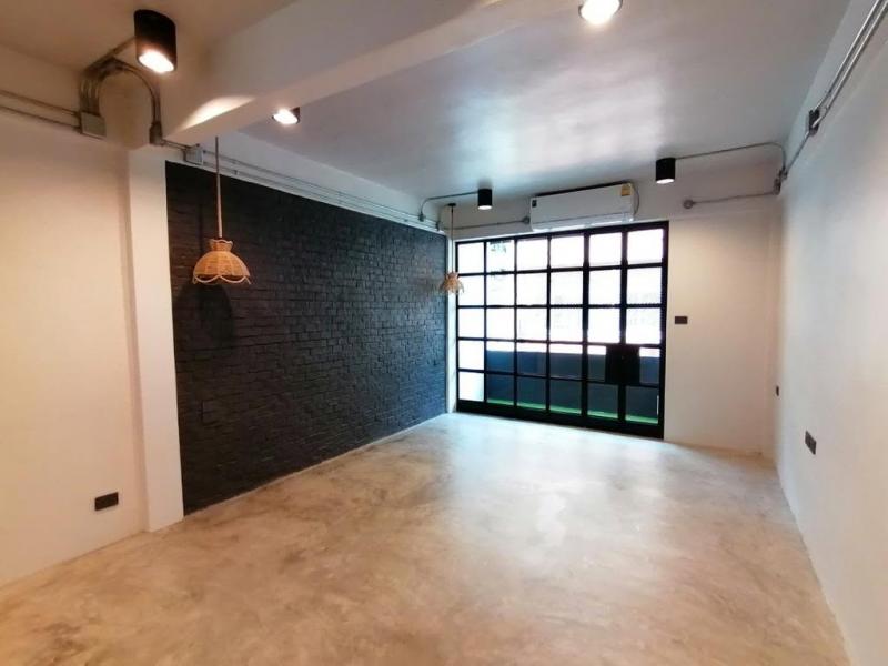 ให้เช่าโฮมออฟฟิศ  ซอย สุขุมวิท 65 ใกล้ BTS เอกมัย เพียง 450 เมตร 4 ชั้นจดทะเบียนได้ ทำAir B&Bได้ ย่าน ทองหล่อ พระโขนง