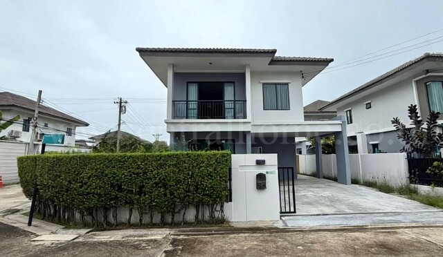 รหัสทรัพย์ N1561บ้านเดี่ยว &nbsp;ดีไลท์ พฤกษา วิลเลจ 38 หลังมุม ซอยวัดส้มเกลี้ยงที่ตั้ง&nbsp;: ซอยดีไลท์ 4&nbsp;ตำบลบางแม่นาง&nbsp;อำเภอบางใหญ่&nbsp;จังหวัดนนทบุรี&nbsp; 11140รายละเอียดทรัพย์- พัฒนาโครงการโดย&nbsp;บริษัท พฤกษา เรียลเอสเตท จำกัด ( มหาชน )- เนื้อที่บ้าน &nbsp;54.4 &nbsp;ตารางวา พื้นที่ใช้สอย 135 ตารางเมตร&nbsp;- แบบบ้านมี 3 ห้องนอน 2 ห้องน้ำ 1 ห้องรับแขก 1&nbsp;ห้องครัว&nbsp;-&nbsp;จอดรถในบ้านได้ 2&nbsp;คัน &nbsp;หน้า�