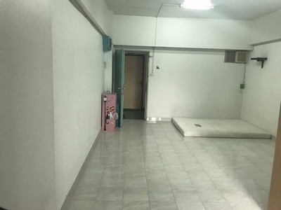 ขายคอนโด แจ้งวัฒนะ 12 คอนโดทาวน์ (Chaengwattana 12 Condo Town) | 1 ห้องนอน 32 ตร.ม. ชั้น 4 | มีผู้เช่า 4,500 บาท/เดือน | ใกล้รถไฟฟ้าสายสีชมพู PK11.TPI-3429.คอนโดราคาต่ำกว่า 1 ล้านบาท ทำเลแจ้งวัฒนะ–หลักสี่ เหมาะทั้งซื้ออยู่เองและลงทุนปล่อยเช่า ห้อง 32 ตร.ม. 1 ห้องนอน 1 ห้องน้ำ ชั้น 4 ปัจจุบันมีผู้เช่า ค่าเช่า 4,500 บาท/เดือน Gross Rental Yield หลังหักค่าส่วนกลางประมาณ 5.85%/ปี ใกล้รถไฟฟ้าสายสีชมพู สถานีแจ้งวัฒนะ 14 (PK11) ศูนย์รา�