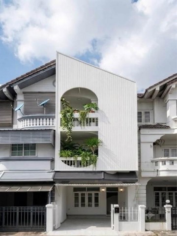 ขายทาวน์โฮม 3 ชั้น 4 ห้องนอน โครงการ นันทนา การ์เด้นท์ แจ้งวัฒนะ-ปากเกร็ด รีโนเวทใหม่ทั้งหลัง ตรงข้ามเซ็นทรัลแจ้งวัฒนะ ใกล้ MRT สีชมพูติดต่อ:: ชยา โทร/ID Line:: 0942823961Link Line:: https://line.me/ti/p/3xFA1An8Kcรหัส# T26-1210ทาวน์โฮม 3 ชั้น โครงการ นันทนา การ์เด้นท์ แจ้งวัฒนะ-ปากเกร็ด รีโนเวทใหม่ทั้งหลัง ใกล้ MRT สีชมพู๐ ที่ดิน 25 ตารางวา๐ พื้นที่ใช้สอยประมาณ 230 ตารางเมตร๐ 4 ห้องนอน๐ 3 ห้องน้ำ๐ ห้องครัว๐ จอดรถในบ�