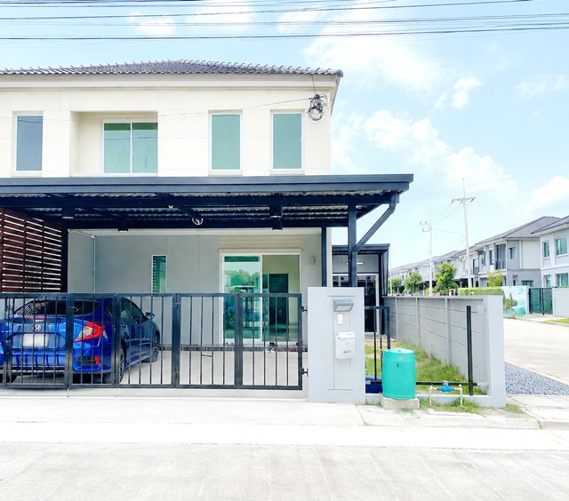 รร. ไตรพัฒน์ 60 ม. 32 ตร.ว. บ้านหัวมุม 3นอน 2น้ำ สุดทางนิมิตรใหม่ ตลาดมารวย หทัยราษฎร์ 54  ใกล้ 7 Eleven 400 ม. วงแหวนลำลูกกาคลอง 5 เพียง 100 ม. บ้าน 2 ชั้น ต่อเติมเต็มพื้นที่หน้าและหลัง   พื้นที่ใช้สอย 135 ตร.ม. ไม่มีแอร์ พร้อมส่วนกลางครบCorner House 3 Bedrooms 2 Bathrooms at the end of Nimit Mai Road near Maruay Market Hathairat 54 and Tri Phat School 60 m. 7 Eleven 400 m. Ring Road Lum Luk Ka Khlong 5 only 100 m. Two story house fully extended front and rear on 32 sq.wah land with 135 sq.m. usable area no air conditioning and complete facilitiesถนนเทศบาล 1 ตำบลบึงคำพร้อย อำเภอลำลูก�