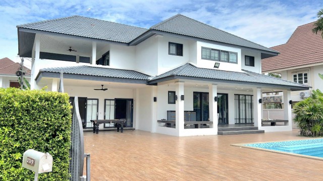 AOM 3113 พูลวิลล่าส่วนตัวหลังใหญ่ รีโนเวทใหม่พร้อมเข้าอยู่   Newly Renovated Modern Pool Villa for Sale  Pattaya&nbsp;Park&nbsp;Hill&nbsp;Village&nbsp;Nong&nbsp;Yai&nbsp;2&nbsp;บ้านเลขที่ 27/9  พูลวิลล่าเดี่ยว 2 ชั้น บนเนื้อที่กว้างขวาง บรรยากาศร่มรื่น #สระว่ายน้ำส่วนตัวขนาดใหญ่ พื้นที่สีเขียวรอบบ้าน จัดเต็มความสะดวกสบายเดินทางง่ายสุดๆ  Spacious 2-story detached pool villa featuring a lush green garden, large private pool, and exceptional living space in a convenient location. ราคาพิเศษ / Special Price: 12.8 ล้านบาท THB 12.8 Million ค่าธรรมเนียมการ