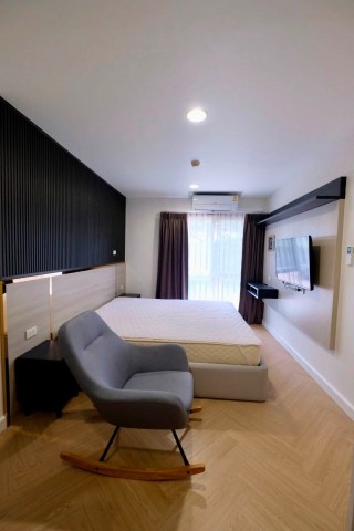 Whizdom Punnawithi Sukhumvit 64 Private 2nd Floor BTS Punnawithi***Property sales/rental services and consultation available. Contact us anytime.***For more details, photos, or to schedule a viewing:Contact: Ekachai (Aui)T. 089-799-5598Line ID: @auiauiaui001 (Add @ at the beginning)Room Type: 1 Bedroom, 1 BathroomSize: 45 sq m, 2nd FloorNew, clean, beautifully decorated, ready to move in.Details--------------------------------------------------------------Rental Price: 18,000 THB/month--------------------------------------------------------------*Nearby Landmarks (Information from Google Map)1. BTS Punnawithi2. True Digital Park3. BTS Udom Suk--------------------------------------------------------------Rental Conditions1-year lease agreement1 month advance rent, 2 months security deposit.