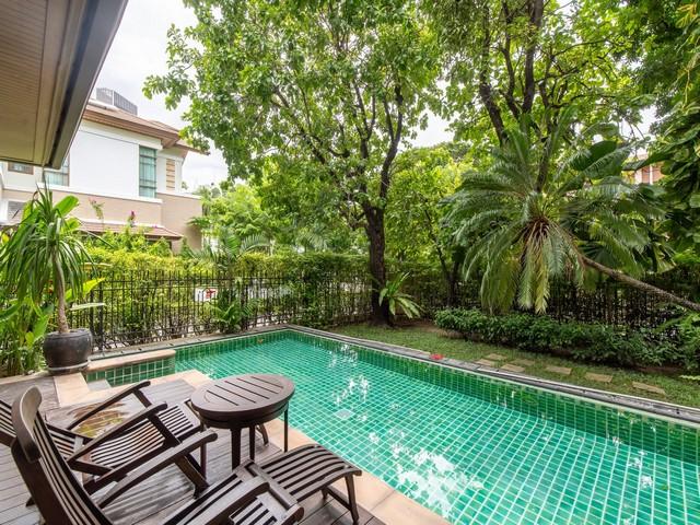 ให้เช่า ขาย บ้านเดี่ยวสุดหรู โครงการ บ้านแสนสิริ สุขุมวิท 67 Baan Sansiri Sukhumvitบ้านหัวมุม สระว่ายน้ำส่วนตัว ซอยสุขุมวิท 67 (ซอยศรีจันทร์)*** ราคาเช่า 500,000 บาท/เดือน*** ราคาขาย 189,000,000 บาทติดต่อ คุณช่อผกา โทร 0616198565 LINE 0616198565สำรอง LINE 0812523279 ส่งลิ้งก์ไว้ได้เลยรหัส# T26-1169บ้านหรูระดับ Super Luxury ใจกลางสุขุมวิท บ้านแสนสิริ สุขุมวิท 67 ทำเล Prime สุขุมวิท ใกล้ BTSโครงการคุณภาพ คุณภาพชีวิตเยี่ยม ปลอดภัย สงบ เป็นส�