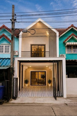 ขายทาวน์โฮม 2 ชั้น หมู่บ้านพร้อมจิต ซอยกัณตนา บางใหญ่  พื้นที่ 16.2 ตรว.  ใกล้เซ็นทรัลเวสเกต *** ราคาขาย  1,790,000  บาท ****** สนใจติดต่อ คุณต่อ 089-175-6462 ***รายละเอียด (B1-0257)หมู่บ้านพร้อมจิต ซอยกัณตนา บางใหญ่  - พื้นที่ 16.2 ตรว. - 2 ห้องนอน 2 ห้องน้ำ **ของแถม-โต๊ะวางทีวี-โชฟา+โต๊ะกลาง-โต๊ะอาหาร4ที่นั่งตกแต่งใหม่พร้อมเข้า อยู่ค่ะทำเลค้าขาย ถนนเมนหลัก จากป้อมยามเลี้ยวซ้าย หลังที่2ค่ะหน้าบ้านสว�