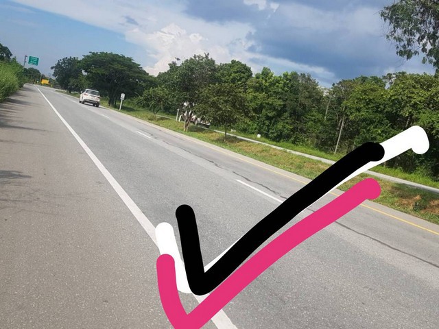 ขายที่ดิน ติดAH1 สวยมากมาย ติดถนนพหลโยธิน ถนนเอเซีย แปลงที่ดินรูปสี่เหลี่ยมผืนผ้า เนื้อที่ 3-1-40 ไร่ โฉนดที่ดินเลขที่ 11317 ต.ตากออก อ.บ้านตาก จ.ตาก  ผ่อนตรงกับเจ้าของได้  เช่า 4000 บาท/ไร่/ปี  แบ่งโฉนดขาย ไร่ละ 1,800,000 บาท ค่าใช้จ่ายวันโอนคนละครึ่ง  แบ่งโฉนดขาย ติดถนนสายหลักใหญ่ของแผนที่ประเทศไทยเส้นทางหลักขึ้นสายเหนือ AH1 ที่สวยติดถนนพหลโยธิน  ที่ดินติดถนนเอเซีย AH1  หน้ากว้