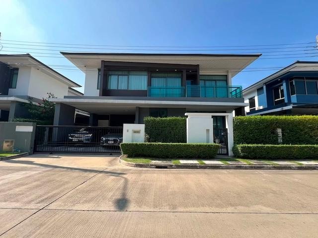 ให้เช่าบ้านเดี่ยว เศรษฐสิริ กรุงเทพกรีฑา บ้านพร้อมเฟอร์นิเจอร์ 4 ห้องนอน รับต่างชาติติดต่อ Agent คุณบัว (Bua)Tel: 093-646-4597 LINE ID: Bua093ค่าเช่า 120,000 บาทต่อเดือนบ้านเดี่ยวให้เช่าพร้อมเฟอร์นิเจอร์ครบในโครงการเศรษฐสิริ กรุงเทพกรีฑา ทำเลดีบนถนนกรุงเทพกรีฑา พร้อมเข้าอยู่ เหมาะสำหรับครอบครัว ผู้บริหาร ชาวต่างชาติ และผู้ที่ต้องการบ้านเช่าพร้อมอยู่ในทำเลกรุงเทพกรีฑาบ้านมีพื้น�