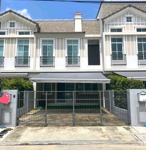 ให้เช่าทาวน์โฮม2ชั้น ระดับบพรีเมี่ยม by Land &House  วิวสวน ทิศใต้  #บ้านเช่าบางนา49ไร่ 489ยูนิต•25ตรว. • 3ห้องนอน  •3ห้องน้ำ  •1ห้องรับแขก   •1ห้องครัว• แอร์ 4 เครื่อง •พร้อมเฟอร์นิเจอร์ ตู้เย็น , เครื่องซักผ้า, TV55นิ้ว•จอดรถได้2คัน•ฉากกั้นกระจกอาบน้ำ 2 ห้อง- ระบบ ไฟ smart home สามารถสั่งด้วยมือถือได้เกือบทั้งหลัง- Wifi Internet (Fiber ความเร็วสูง) พร้อมตัวขยายสัญญานครอบครุมทั้งบ้าน•Indy2 บางนา รามคำแ