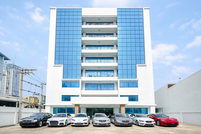 นานาชาติคิงส์คอลเลจ 850ม.HOMEPROพระราม 3 840ม. อาคารสำนักงาน 9 ชั้น 9 ห้องนอน มากกว่า 9 ห้องน้ำ  202 ตร.ว 4,002 ตร.ม. พร้อมลิฟท์ 2 ตัว เพนท์เฮาส์หรู ที่จอดรถส่วนตัว ทำเลเด่นพระราม 3 เชื่อมต่อสาทร เหมาะสำนักงานใหญ่ องค์กรขนาดใหญ่ และสถาบันการศึกษาHomePro Rama3. 840m. 9 Story Office Building 9Beds  9Baths only 850m.from King’s College Inter Sch  Land size 202 sq.wa. with 4,002 sq.m. usable area, 2 passenger elevators, luxury penthouse, private parking, and convenient access to Rama 3 and Sathorn. Ideal for headquarters, large organizations, and educational institutions.ถนนสาธุประดิษฐ์ ร�