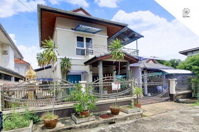 ขายหมู่บ้านสินบดี บางบัวทอง (DD002494)พื้นที่ 57.9 ตร.ว.ฟังก์ชั่น : 4 นอน 3 น้ำ 1 ที่จอดรถทิศ : ตะวันตกแถม : แอร์ 5 เครื่อง, ปั๊มน้ำ ,แท็งค์น้ำ, เครื่องทำน้ำอุ่นจุดเด่นทำเลนี้ โครงการตั้งอยู่บนถนนบางกรวย-ไทรน้อย- ใกล้ห้างสรรพสินค้าเซ็นทรัลเวสต์เกต, อิเกีย บางใหญ่,โลตัส บางบัวทอง, แม็คโคร บางบัวทอง- ใกล้โรงพยาบาลเกษมราษฏร์ รัตนาธิเบศร์, โรงพยาบาลบางบัวทอง, โรงพยาบาลชลลดา- ใกล้