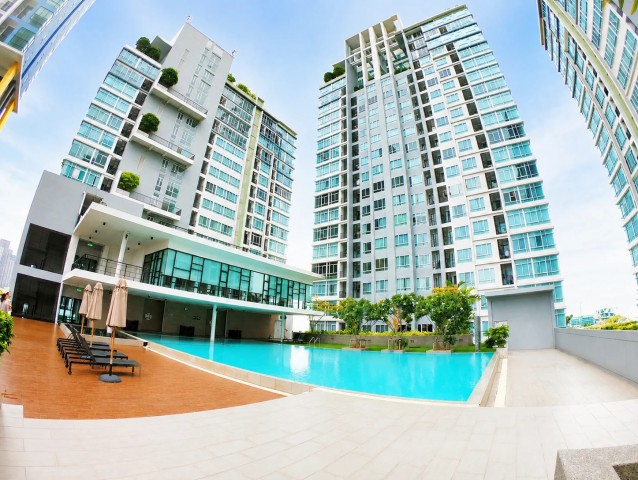 ขาย / เช่า คอนโด The Sky Sukhumvit ห้องมุม ชั้น 9 วิวโล่ง รับลมดี พร้อมเข้าอยู่คอนโดทำเลศักยภาพ ใกล้สุขุมวิท–บางนา ห้องมุมบรรยากาศโปร่งสบาย ไม่ชนตึก ตกแต่งครบ พร้อมเฟอร์นิเจอร์และเครื่องใช้ไฟฟ้า เหมาะสำหรับอยู่อาศัยหรือซื้อเพื่อลงทุน รายละเอียดห้อง ขนาด 35 ตร.ม. 1 ห้องนอน 1 ห้องนั่งเล่น 1 ห้องครัว 1 ห้องน้ำ มีระเบียงสำหรับตากผ้า ห้องมุม วิวเปิดโล่ง รับลมธรรมชาติ เฟอร์นิเ�