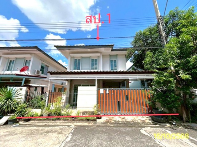 ขายบ้านเดี่ยวปทุมธานี โครงการ พฤกษาวิลเลจ 35    ซอย ภายในโครงการ ถนน เลียบคลองสาม ตำบล คลองสาม อำเภอ คลองหลวง จังหวัด ปทุมธานี  ราคา  3,000,000    บาท  ( ราคาต่อรองได้ )   รายละเอียดทรัพย์ -  เนื้อที่ 36.30 ตร.ว.  พื้นที่ใช้สอย 166.00 ตร.ม. -  3 ห้องนอน 2 ห้องน้ำ  -  1 ที่จอดรถ  -  บ้านหันไปทางทิศ ตะวันออกเฉียงใต้  พิกัดทรัพย์ :  https://maps.app.goo.gl/MCh1tySnVrbzf58v8  สถานที่ใกล้เคียง   - โรงพยาบาลบางปะกอก-รังสิต 2 - วัดเขียนเ