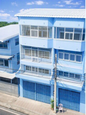 พื้นที่ใช้สอย 150 ตร.ม.ทำเลชุมชนใกล้รถไฟตะวันออก รพ.กรุงเทพคริสเตียนนครปฐม 250 ม.บ่อพลับ อาคารพาณิชย์ 3.5 ชั้น 3 นอน องค์พระปฐมเจดีย์640ม. รถไฟนครปฐม525ม. 2 น้ำ ใจกลางเมืองนครปฐม ขนาด 18 ตร.วา.เหมาะค้าขาย เปิดร้านค้า สำนักงาน หรือพักอาศัย ใกล้องค์พระปฐมเจดีย์ 1.2 กม.ตลาด สถานศึกษา และสถานีรถไฟนครปฐม เดินทางสะดวกหลายเส้นทาง ค่าเช่า 8,498 บาท/เดือนNakhonPathom Railway 525m. 3.5-story commercial building 3bed PhraPathom Chedi 640m 2bath 