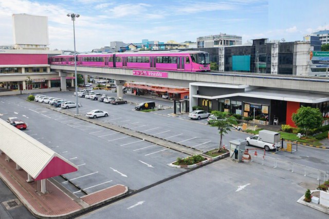 หลักสี่ 300 ม. MRT ราชภัฏพระนคร 999ม.ให้เช่าอาคารพาณิชย์ ชั้น 1  รร.นานาชาติ ฮาร์โรว์ 6 กม. 22 ตร.วา.82 ตร.ม. ทำเลดี  เหมาะกับสำนักงาน คลินิก ร้านทำผม ร้านสปา กวดวิชา 8,998 B-M 2 นอน 2 น้ำ เซ็นทรัล รามอินทรา 2.5 กม.หาของกินสะดวก เดินทางง่าย ถ.แจ้งวัฒนะ พหลโยธิน LakSi 300 m. MRT Rajabhat Phranakhon 9999m. Commercial building for rent 1st floor Harrow International School 6 km.22 sq.wa.82 sq.m.Good location suitable for office clinic hair salon spa tutoring 8,999 B-M 2 bed 2 bath Central Ramintra 2.5 km.Convenient to find food easy to travel Chaeng Watthana Road. Phahon Yothinถ.แจ้งวัฒนะ พหล�