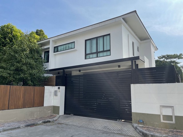 PP526 ขายบ้านเดี่ยว 2 ชั้น โครงการ วิลล่า อะคาเดีย ศรีนครินทร์  VILLA ARCADIA SRINAKARIN ซอยพัฒนาชุมชน 1 ถนนศรีนครินทร์ ศรีด่าน 22 ราคาขาย 15,000,000 บาท ค่าใช้จ่ายวันโอน 50/50คุณช่อผกา โทร 0616198565 LINE 0616198565สำรอง LINE 0812523279 ส่งลิ้งก์ไว้ได้เลย-ขายบ้านเดี่ยว 2 ชั้น โครงการ วิลล่า อะคาเดีย ศรีนครินทร์  VILLA ARCADIA SRINAKARIN ซอยพัฒนาชุมชน 1 ถนนศรีนครินทร์ ศรีด่าน 22-ที่ดินขนาด 103 ตารางวา-พื้นที่ใช้สอย 250 ตารางเมตร-สวนหลังบ้าน�