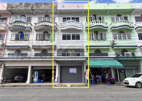 BHL1353ตึกแถว 3.5 ชั้น ซอยหมู่บ้าน ทวีโชติ 4 สภาพพร้อมอยู่ที่ตั้ง: ซอยวัดพระเงิน ถนนบางม่วง-บางคูลัด ตำบลบางม่วง อำเภอบางใหญ่ จังหวัดนนทบุรี 11140รายละเอียด - เนื้อที่ 16 ตร.ว. พื้นที่ใช้สอย 200 ตร.ม - หน้ากว้าง 4 เมตร ลึก 14 เมตร- 2 ห้องนอน 2 ห้องน้ำ - 1 ห้องรับแขก 3 พื้นที่ว่างหน้าห้องทุกชั้น- 1 ห้องครัว ต่อเติมหลังด้านหลัง ทำบิ้วครัว- มีปั๊มน้ำ แท็งน้ำเรียบร้อย-  ดาดฟ้า เป็นพื้นที่โล่