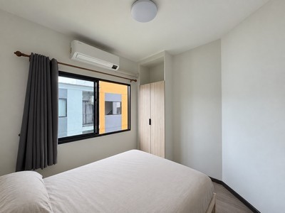 ปล่อยเช่าได้ตลอด! ขายคอนโด วี คอนโด บางนา-บางบ่อ (V Condo Bangna-Bangbo) 1 ห้องนอน 24.39 ตร.ม ใกล้เอแบคบางนา.TPI-3462.Location: https://maps.app.goo.gl/GPLGtKjDU9xPyX389?g_st=ic.V Condo Bangna-Bangbo ✅ อาคาร C ชั้น 5✅ ขนาด 24.39 ตร.ม.✅ 1 ห้องนอน 1 ห้องน้ำ✅ ห้องกว้าง จัดพื้นที่เป็นสัดส่วน ใช้งานได้ลงตัว✅ ห้องนั่งเล่น✅ มุมครัวเตรียมอาหาร✅ ระเบียงซักล้าง.ใกล้แหล่งจ้างงานมากมาย ✅ DENSO International Asia✅ เมกาโฮม & โฮมโปร✅ โลตัสบางบ่อ ✅ ที่ว่าการอำเภอบางบ่อ✅ โรงพ�