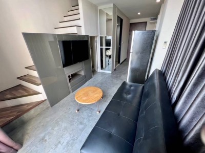ห้องมุมหายาก ขายขาดทุนเป็นล้าน!! ขายคอนโด เดอะ บียอนด์ สุขุมวิท (The Beyond sukhumvit) ห้องduplex 2ชั้นขนาด39.2 ตร.ม.TPI-3460.The Beyond Sukhumvit✅ ขนาดห้อง 39.2 ตร.ม ชั้น 7✅ 1 ห้องนอน 1 ห้องน้ำ✅ ระเบียงหันออกทิศใต้ ✅ บรรยากาศดีเงียบ ไม่พลุกพล่าน ✅ ที่จอดรถ 1 คัน✅ ติดทางด่วนบางนา.✅✅ ขายในราคาเพียง 2,190,000 บาท เท่านั้น ✅✅ห้องใหม่พร้อมเฟอร์นิเจอร์ ราคาแบบนี้ หาไม่ได้แล้ว!!.เฟอร์นิเจอร์และเครื่องใช้ไฟฟ้า✅ ตู้เย็น�