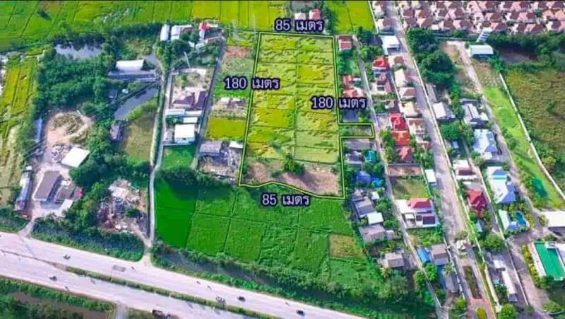 ถูกมาก!! ที่ดิน 9-1-48 ไร่ อ.สันกำแพง เชียงใหม่ ใกล้สี่แยกตลาดเจริญเจริญ 1.5 กม. ใกล้บิ๊กซี เพียง 7,900 บาท/ตร.ว.ที่ดิน 9 ไร่ 1 งาน 48 ตร.ว.- ใจกลางแหล่งชุมชน- ติดหมู่บ้านโครงการใหญ่ๆหลายโครงการ&nbsp;- บรรยากาศร่มรื่น น่าอยู่- พื้นที่สีเหลือง- เดินทางสะดวกสบาย- เข้า-ออก ได้ 2 เส้นทาง (ถนนคอนกรีต)- ใกล้ถนนซุปเปอร์ไฮเวย์เพียง 50 เมตร- ใกล้ห้าง ตลาด เซเว่น ร้านค้า ร้านอาหาร สิ่งอำนวยความสะด