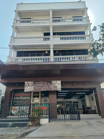 ให้เช่าอาคารสำนักงาน 4 ชั้นครึ่ง ซอยอ่อนนุช70/1 ถนนซอยสี่เลน เข้า-ออกได้หลายทาง แหล่งชุมชนขนาดใหญ่ ใกล้ตลาด ใกล้ถนนอ่อนนุช 350 เมตร สนใจติดต่อคุณมี่ 0618959195 สนใจติดต่อ คุณมี่ 0618959195  เพื่อความรวดเร็ว แอดไลน์ แคปหน้าจอสอบถามได้เลยค่ะให้เช่า 100,000 บาท/เดือนให้เช่าอาคารสำนักงาน 4 ชั้นครึ่ง พื้นที่ใช้สอย 675 ตารางเมตร หน้ากว้าง 10 เมตร ลึก 15 เมตร จากรั้วถึงประตูหน้าตึก 3.90 เมตร สา