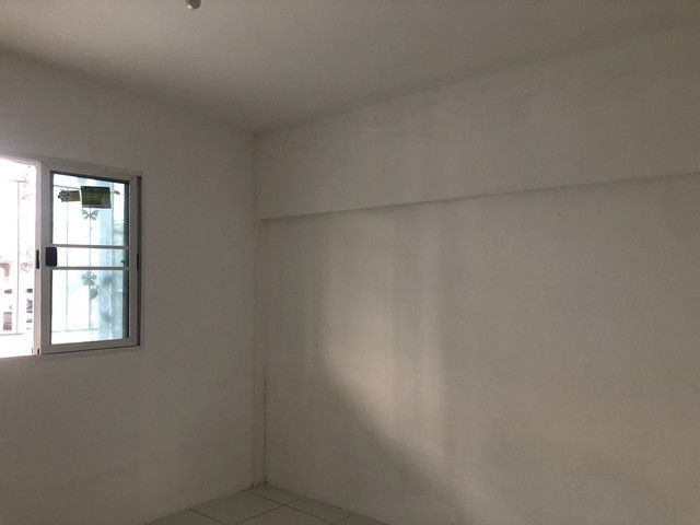 ขายหอพัก ชั้นเดียว ย่านมหาลัยรังสิต 60 ตร.วา มี 9 ห้อง ต.หลักหก  อ.เมือง จ.ปทุมธานี  ขาย 1.9 ลบ. เช่าเหมาน้ำไฟรวม 2,800 บาท/เดือน แหล่งชุมชนเจริญคมนาคมสะดวก เข้าออกได้หลายเส้นทาง น้ำไฟสาธารณูปโภคครบครัน จับจุดวัดนาวง เมื่ออยู่หน้าวัดตรงมาประมาณ 1กม.สังเกตุขวามือ Amazon Coffe เลี้ยวซ้าย เข้า ซ.นาวง4พัฒนา ซอย3 เข้ามาประมาณ 200 ม.หอพักอยู่ซ้ายตรงข้ามร้านค้าหอพัก2ชั้นดำเนินกิจการต่�