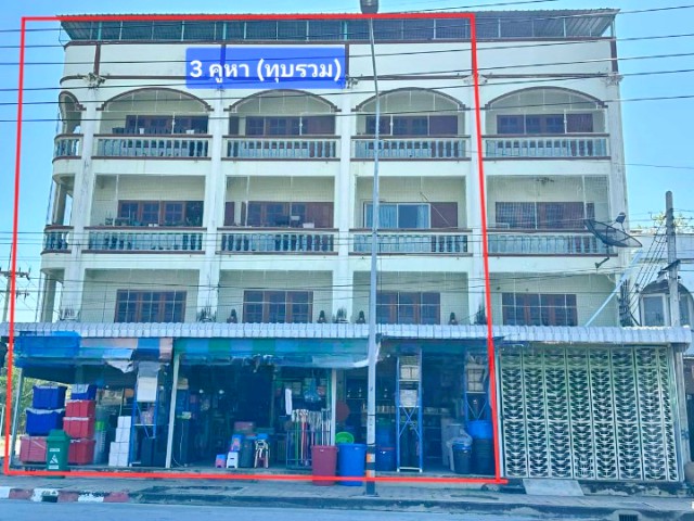 รพ.และสถานศึกษาหลายแห่ง 44,999 บาท/เดือน รร.สงวนหญิง 400 ม.ทำเลติดถนนแสนคำทอง-ประชาธิปไตย อาคารพาณิชย์ 3 คูหา หลังมุม 2 นอน 6 น้ำ ที่ดิน 70 ตร.ว.พื้นที่ใช้สอย 280 ตร.ม.ทำเลใจกลางเมืองสุพรรณบุรี เหมาะสำหรับโชว์รูม คลินิก คาเฟ่ สำนักงาน หรือธุรกิจ เดินทางสะดวก ใกล้ศาลแขวงสุพรรณบุรี 550 ม.ตลาด บขส.Located just 400 m.from Sa-nguan Ying School on Saen Kham Thong–Prachathipatai Road. Three adjoining corner commercial units with 2 bed and 6 bath on 70 sq.wa. of land with 280 sq.m. of usable area. Prime central Suphan Buri loc