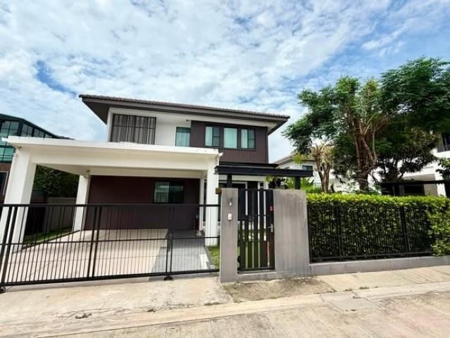 บ้านตกแต่งพร้อมอยู่ ใกล้เมกาบางนา บ้านเดี่ยว 2ชั้น หมู่บ้านมัณฑนา บางนา กม.7สนใจนัดชมสถานที่หรือสอบถามข้อมูลเพิ่มเติมโทร : 061-895-9195 คุณมี่ (Agent)Line id : 0618959195ราคาเช่าพิเศษสุดเพียง 68,000 บาท/เดือน (ประกัน2 ล่วงหน้า1)#ForRent #ให้เช่าบ้านเดี่ยว 2ชั้น หมู่บ้าน Mantana Bangna Km.7 (มัณฑนา บางนา กม.7)เนื้อที่ 70.1 ตารางวาพื้นที่ใช้สอย 185 ตารางเมตร4 ห้องนอน + 1 ห้องอเนกประสงค์ 3 ห้องน้ำ ที่จอดรถ 2 คัน- หันหน้าทิ�