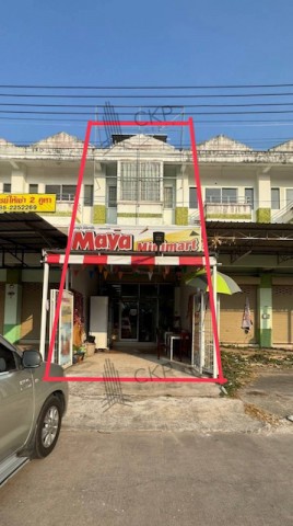 ขายด่วน อาคารพาณิชย์ ทำเลดี โซนระยอง ขนาด 20 ตร.วา พื้นที่ใช้สอย 130 ตร.ม. ฟังก์ชันครบ 3 ห้องนอน 3 ห้องน้ำ ใกล้ถนนเลี่ยงเมืองระยองเพียง 220 เมตร เดินทางสะดวก จุดเด่นคือมีการต่อเติมชั้นลอย เพิ่มพื้นที่ใช้สอยให้คุ้มค่ามากขึ้น พร้อมติดโซลาร์เซลล์ ช่วยประหยัดค่าไฟในระยะยาว เหมาะสำหรับครอบครัวที่ต้องการที่อยู่อาศัยพร้อมอยู่ในทำเลใกล้เมือง ภายในบ้านมีเครื่องปรับ