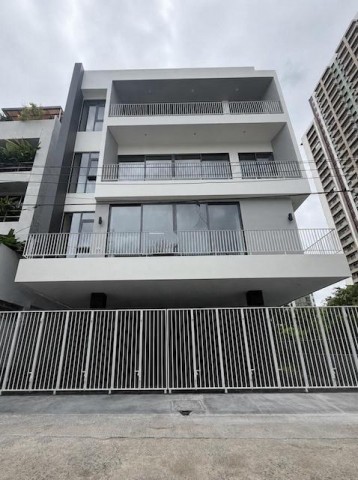 ให้เช่า ขายโฮมออฟฟิศใหม่ พระราม 9 Boutique Office 168 อาคารสำนักงาน 4 ชั้นพร้อมดาดฟ้า ใกล้ MRT พระราม 9ติดต่อ Agent คุณบัว Buaโทร 093 646 4597LINE ID Bua093ขายโฮมออฟฟิศใหม่มือหนึ่ง ทำเลพระราม 9 ห้วยขวาง อาคารสร้างเสร็จใหม่กลางปี 2026 ไม่เคยมีผู้อยู่อาศัย เหมาะสำหรับบริษัท SME คลินิก Wellness Studio สำนักงานมืออาชีพ หรือผู้ที่มองหาอสังหาริมทรัพย์เชิงพาณิชย์เพื่อการลงทุนราคาขาย 49,900,000 บาทรวมที่ดิน 60 ตารางวา พร้�