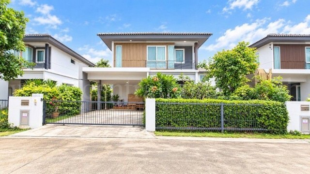 รหัสทรัพย์ : N1554บ้านเดี่ยว อินนิซีโอ มะลิวัลย์ ขอนแก่น ถูกที่สุดในโครงการ&nbsp;ที่ตั้ง&nbsp;:&nbsp;ถนนมะลิวัลย์&nbsp;ตำบลในเมือง อำเภอเมืองขอนแก่น จังหวัดขอนแก่น 40000รายละเอียดทรัพย์- บ้านเดี่ยว 2 ชั้น ขนาดพื้นที่ 50 ตารางวา พื้นที่ใช้สอย 129 ตร.ม.- 3 ห้องนอน , 2 ห้องน้ำ, 1 ห้องครัว- ปั๊มน้ำ+แท็งก์น้ำ 1 ชุด,&nbsp;แอร์ 3 เครื่อง- พื้นชั้นล่าง กระเบื้อง, พื้นชั้นบน ไม้ลามิเนต- หน้าบ้านหันไปทางทิศ