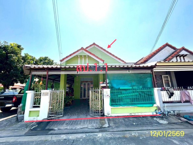 ขายบ้านเดี่ยวปทุมธานี โครงการ บ้านวรารักษ์ รังสิต-คลอง 3    ซอย ภายในโครงการ (ซอย8/8) ถนน เลียบคลองสาม ตำบล คลองสาม อำเภอ คลองหลวง จังหวัด ปทุมธานี  ราคาโปรโมชั่น  1,206,000   บาท    ลดจาก  1,650,000    บาท ราคาโปรโมชั่นตั้งแต่วันที่ 1 กรกฎาคม 2569 – 30 กันยายน 2569  รายละเอียดทรัพย์ -  เนื้อที่ 26.60 ตร.ว.   พื้นที่ใช้สอย 100.00 ตร.ม. -  2 ห้องนอน 1 ห้องน้ำ   -  1 ที่จอดรถ  -  บ้านหันไปทางทิศ เหนือ  พิกัดทรัพย์ : https://maps.app