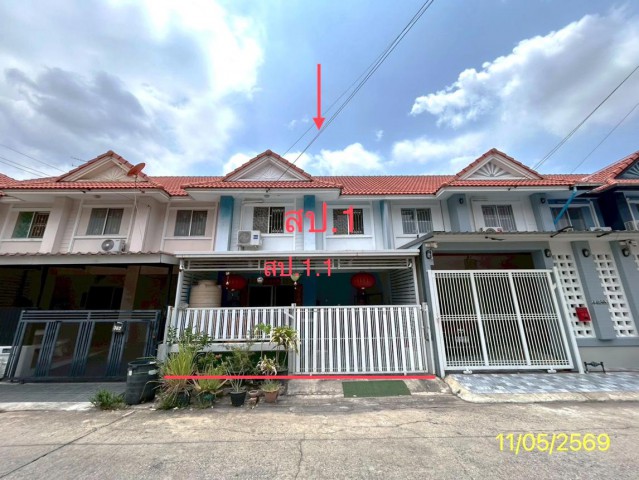 ขายทาวน์เฮ้าส์ปทุมธานี โครงการ บ้านพฤกษา ดี    ซอย ภายในโครงการ ถนน เลียบคลองสาม ตำบล คลองสาม อำเภอ คลองหลวง จังหวัด ปทุมธานี  ราคาโปรโมชั่น  1,248,000   บาท    ลดจาก  1,600,000   บาท ราคาโปรโมชั่นตั้งแต่วันที่ 1 กรกฎาคม 2569 – 30 กันยายน 2569  รายละเอียดทรัพย์ -  เนื้อที่ 18.00 ตร.ว.  พื้นที่ใช้สอย 117.00 ตร.ม. -  3 ห้องนอน 2 ห้องน้ำ  -  1 ที่จอดรถ  -  บ้านหันไปทางทิศ  ใต้  พิกัดทรัพย์ :  https://maps.app.goo.gl/2ADGT6tk2oh9L7t36  สถานที่ใก�