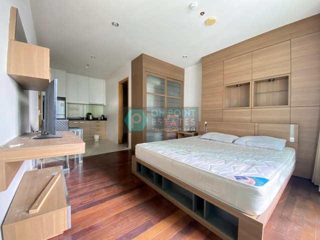Circle Condominium (Agent Post)                        Studio for Rent and Sale** SELLING PRICE : 3,000,000 Baht (Transfer Fee 50/50) **Listing ID : A2453Location : Phetchaburi 36 Alley Room Type : StudioRoom Size : 35 Sq.m.Function :- Fully Furnished- Gym / Swimming pool / Sauna - Near BTS Nana, MRT Petchaburi, Airportlink Makkasanเซอร์เคิล คอนโดมิเนียม ขายสตูดิโอ** ราคาขาย : 3,000,000 บาท (ค่าโอนกรรมสิทธิ์ 50/50) **Listing ID : A2453พื้นที่ : เพชรบุรี 36ประเภท : สตูดิโอขนาด : 35 ตารางเมตรFunction :- ตกแต่งพร้อมอาศัย ฯ- ส่วนกลางประกอบด้วย ฟิตเนส / สระว่ายน้ำ / ซาวน่า ฯ- อยู่ใกล้ BTS นานา ,MRT เพชรบุรี , แอร์พอตลิงก์